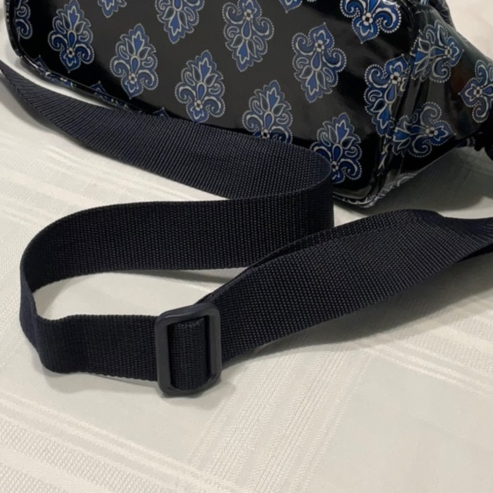 Vera Bradley Insulated Crossbody Bag with Two Front Pockets - Picture 7 of 7